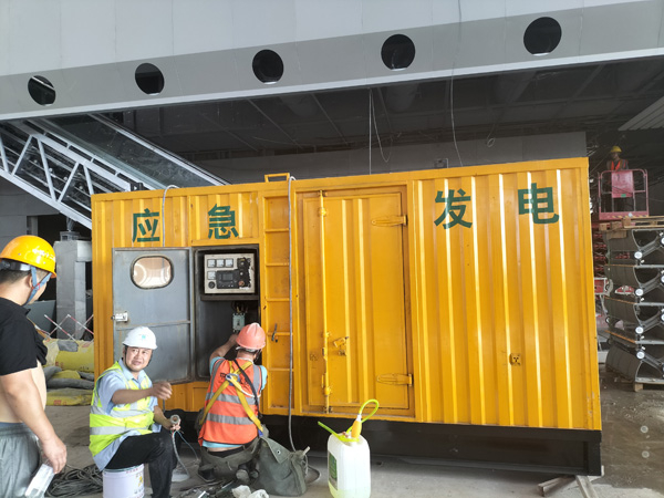 逊克怎样判断空气滤清器是否需要更换？